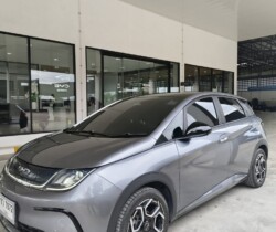 Private car byd for airport pickup service